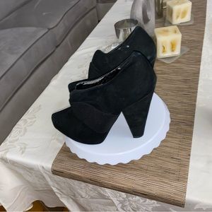 Jessica Simpson Black Suede Bootie Heals, Condition:Good
